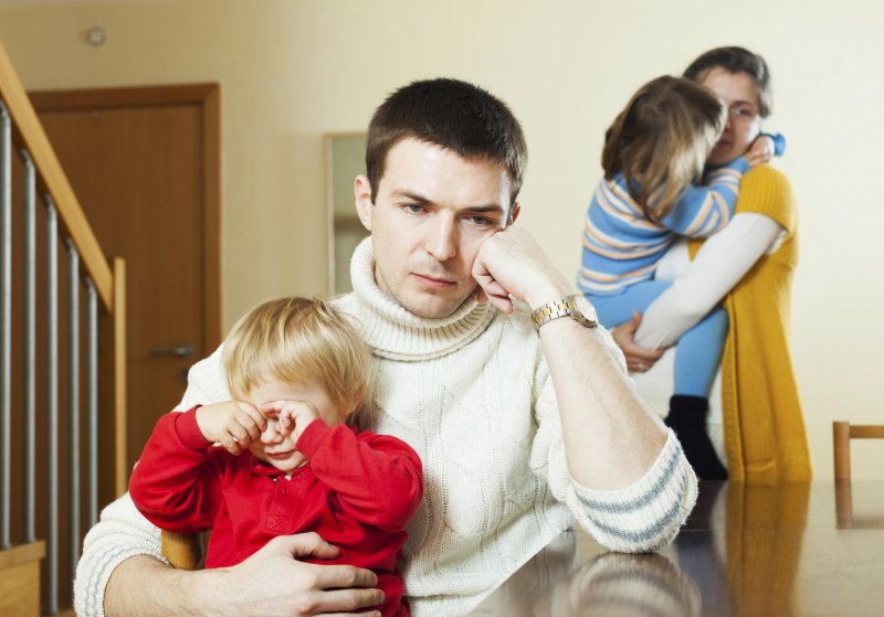 Как оформить развод с женой и сохранить опеку над детьми